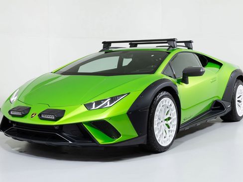 Used 2024 Lamborghini Huracan Sterrato image 36