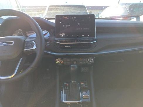 Used 2024 Jeep Compass Trailhawk image 8