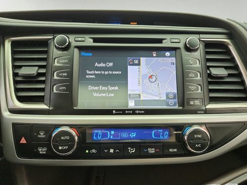 Used 2016 Toyota Highlander XLE AWD/4WD image 17