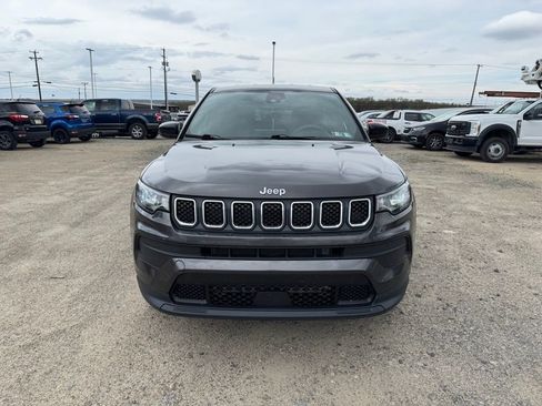 Used 2023 Jeep Compass Sport image 8