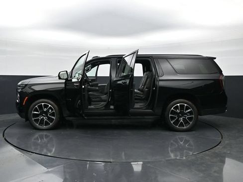 Used 2025 Chevrolet Suburban RST w/ Comfort Package AWD/4WD image 46