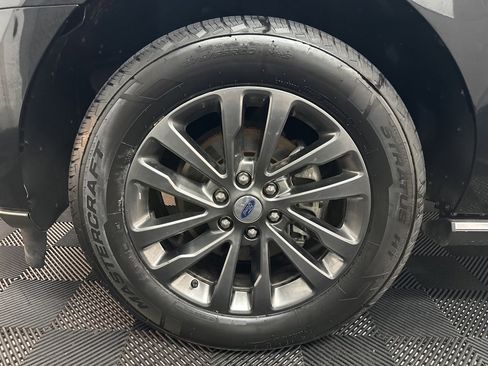 Used 2021 Ford Expedition Limited image 41