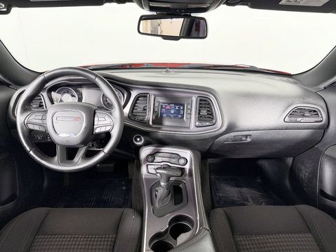 Used 2015 Dodge Challenger SXT w/ Driver Convenience Group RWD image 39