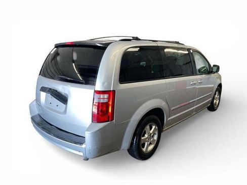 Used 2008 Dodge Grand Caravan SXT image 5