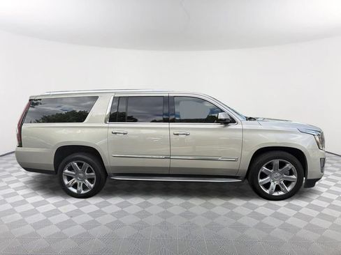 Used 2015 Cadillac Escalade ESV Luxury RWD image 4