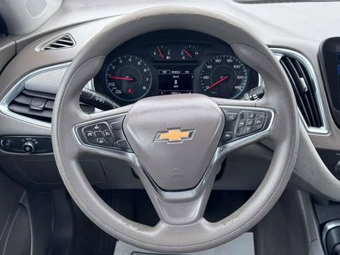 Used 2020 Chevrolet Malibu LT FWD image 16