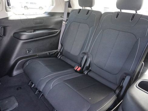 Used 2023 Jeep Grand Cherokee L Laredo AWD/4WD image 19