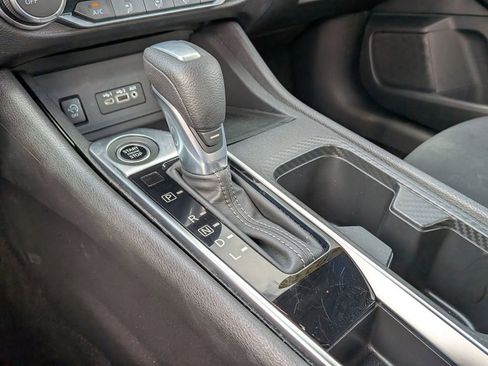 Certified 2025 Nissan Sentra SV FWD image 22