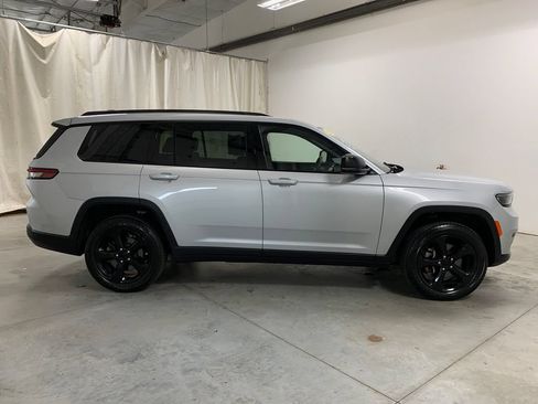 Used 2023 Jeep Grand Cherokee L Laredo AWD/4WD image 29