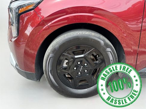 Used 2025 Kia Carnival FWD image 3