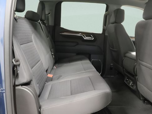 Used 2023 Chevrolet Silverado 1500 LT AWD/4WD image 9