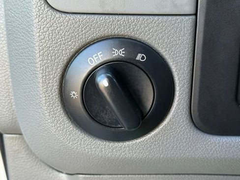 Used 2016 Nissan NV 3500 SL image 48