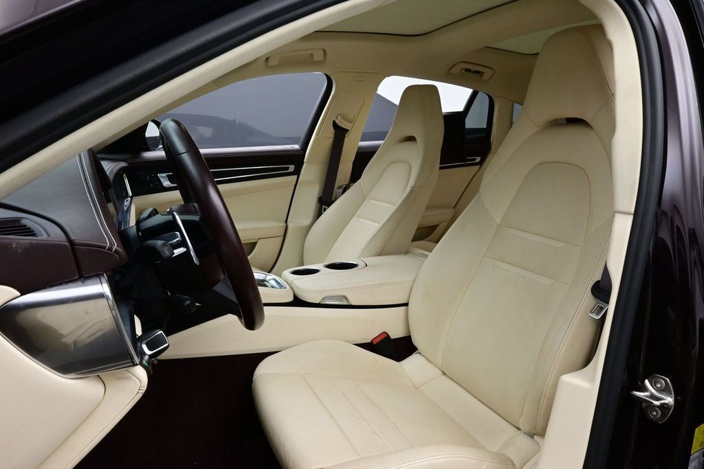 Certified 2023 Porsche Panamera 4 Platinum Edition AWD/4WD image 5