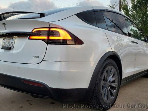 Used 2017 Tesla Model X image 16
