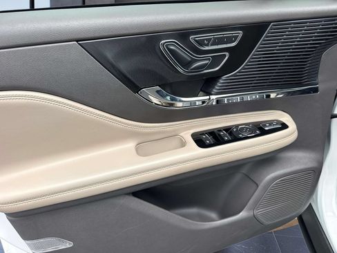 Certified 2022 Lincoln Corsair FWD image 25