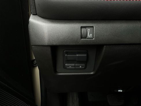 Used 2024 Chevrolet Colorado Z71 w/ Z71 Convenience Package 2 image 26