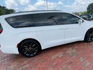 Used 2018 Chrysler Pacifica Touring Plus w/ S Appearance Package FWD video 2