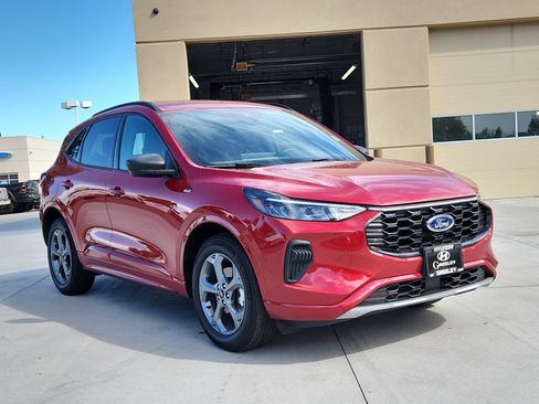 Used 2023 Ford Escape ST-Line w/ Tech Pack #1 AWD/4WD image 7