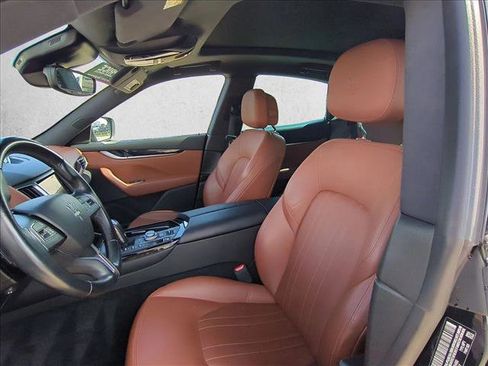 Used 2019 Maserati Levante image 14