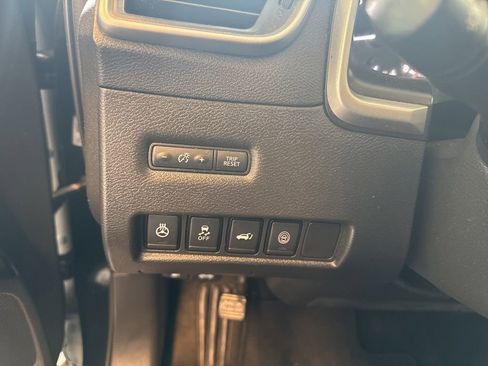 Used 2020 Nissan Murano SL w/ Moonroof Package image 11