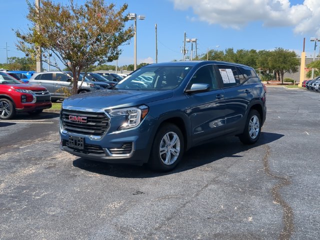 Used 2024 GMC Terrain SLE AWD/4WD image 2