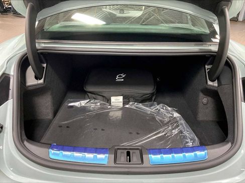 Used 2025 Porsche Taycan GTS image 39