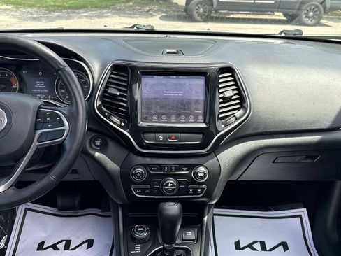 Used 2019 Jeep Cherokee Limited AWD/4WD image 12