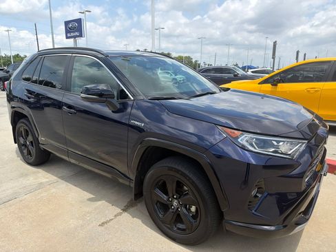 Used 2020 Toyota RAV4 XSE AWD/4WD image 4