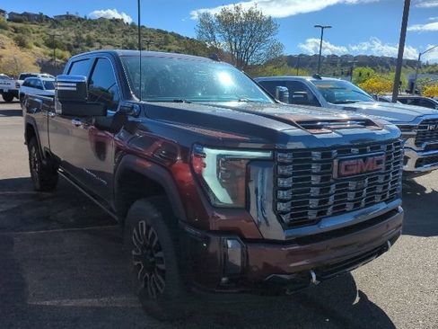 Used 2024 GMC Sierra 2500 Denali Ultimate image 2