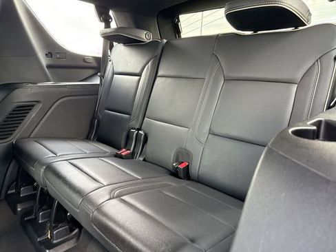 Used 2023 GMC Yukon SLT AWD/4WD image 24
