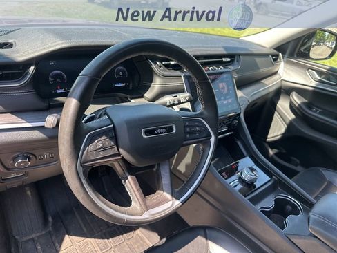 Used 2023 Jeep Grand Cherokee L Limited w/ Luxury Tech Group II AWD/4WD image 11