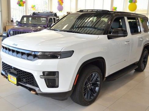 New 2026 Jeep Grand Wagoneer 4WD image 3