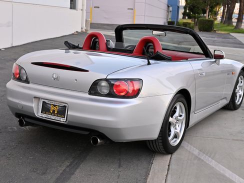 Used 2003 Honda S2000 image 9