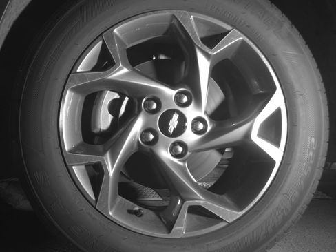 Used 2025 Chevrolet Trax LT FWD image 12