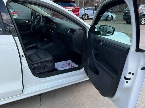 Used 2014 Volkswagen Jetta SE image 12