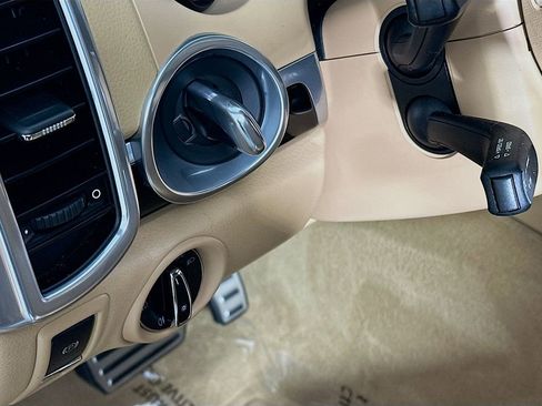 Used 2016 Porsche Cayenne image 11