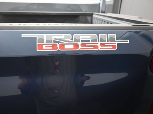 Used 2022 Chevrolet Silverado 1500 LT Trail Boss w/ LT Trail Boss Premium Package AWD/4WD image 25