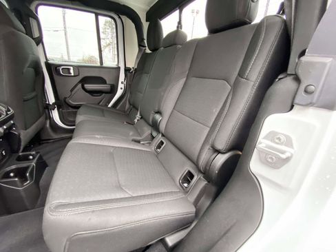 Certified 2021 Jeep Gladiator Willys image 22