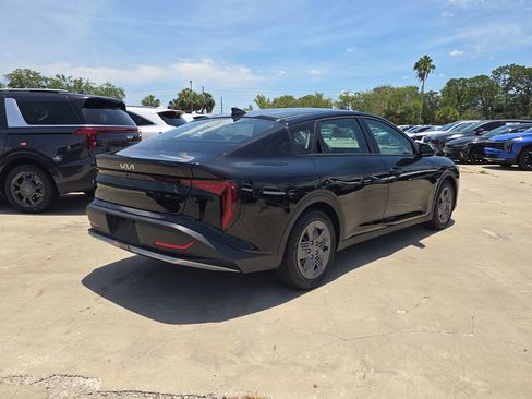 New 2026 Kia K4 FWD image 8