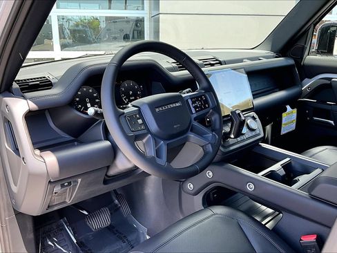 New 2026 Land Rover Defender 110 X-Dynamic SE AWD/4WD image 6