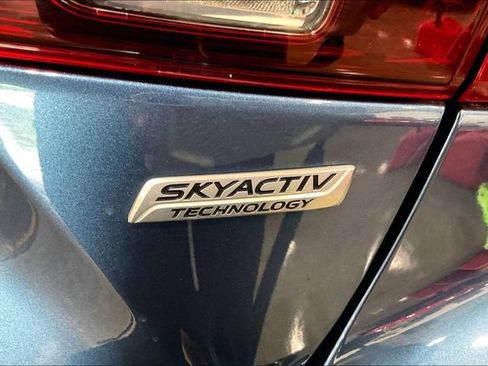 Used 2018 MAZDA MAZDA3 Grand Touring w/ Premium Equipment Package FWD image 8