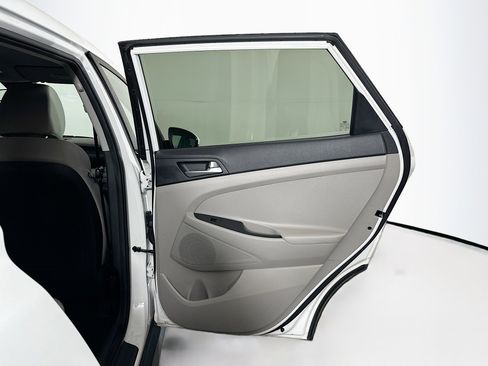 Used 2019 Hyundai Tucson SE image 28