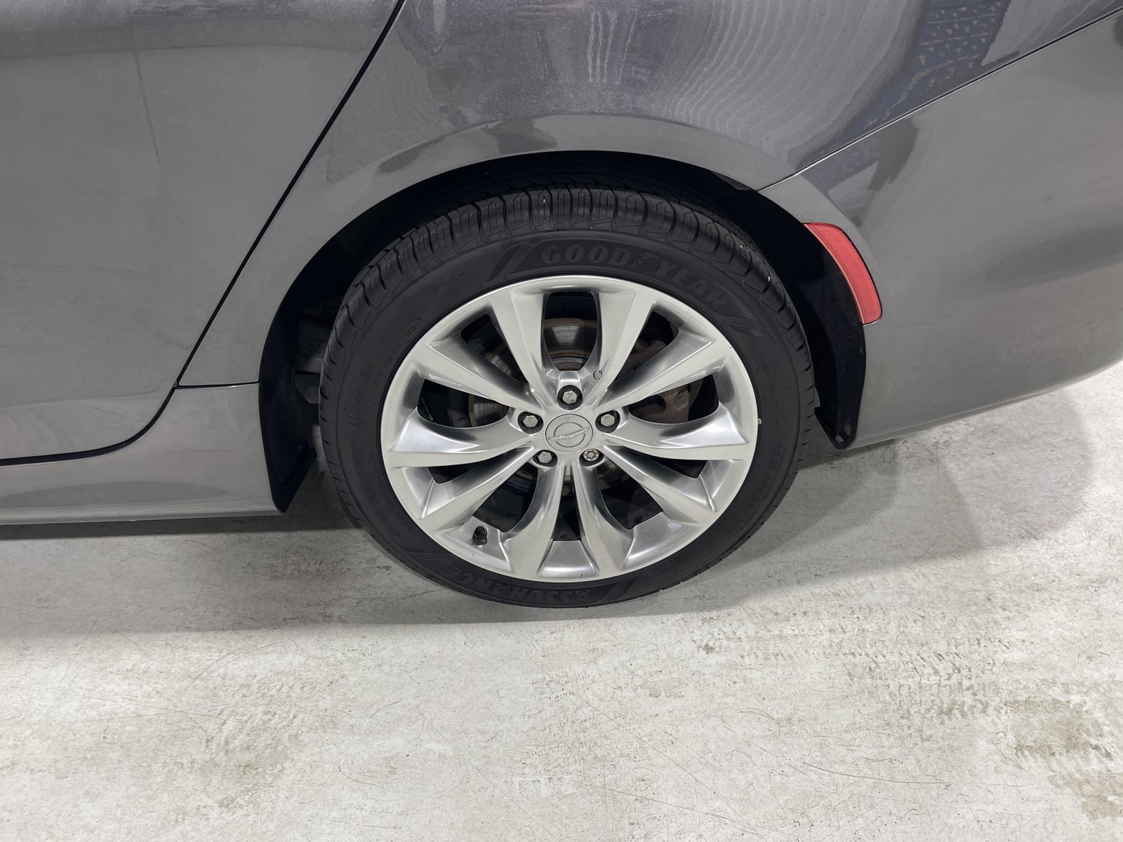 Used 2016 Chrysler 200 S w/ Comfort Group FWD image 11