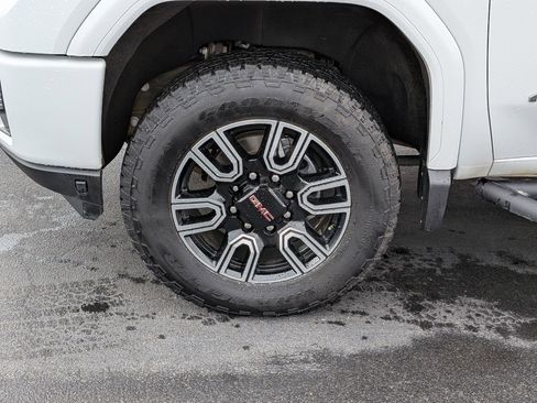 Used 2021 GMC Sierra 2500 AT4 w/ AT4 Preferred Package image 9