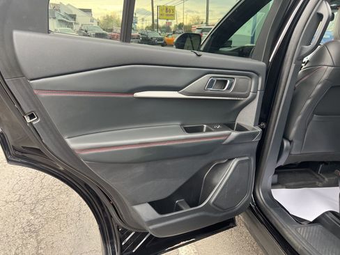 Used 2025 Ford Explorer ST-Line w/ Premium Package image 46