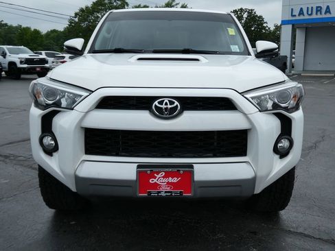 Used 2018 Toyota 4Runner TRD Off-Road Premium w/ TRD Performance Package AWD/4WD image 9