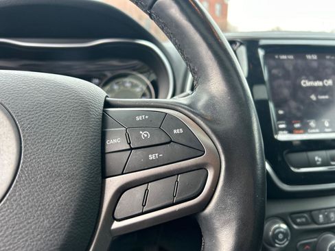 Used 2020 Jeep Cherokee Limited image 14