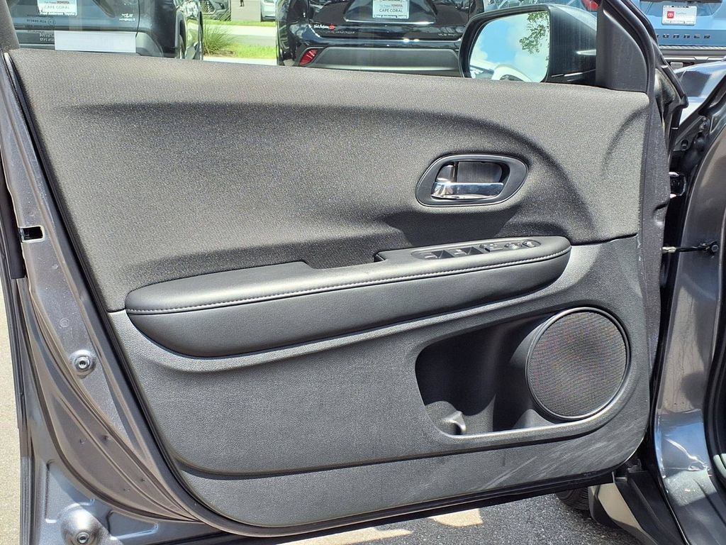 Used 2022 Honda HR-V LX image 24