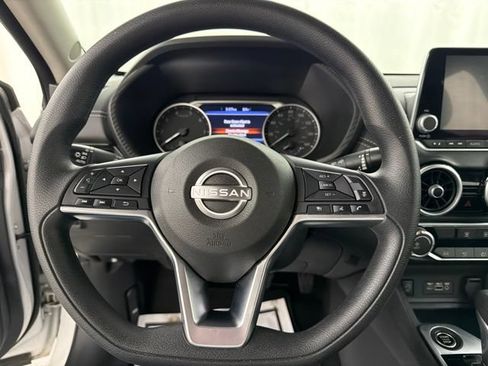 Used 2024 Nissan Sentra SV FWD image 10