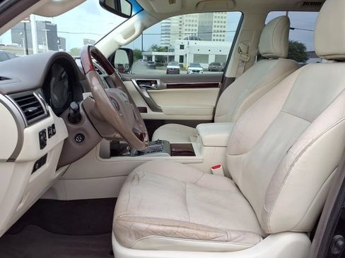 Used 2016 Lexus GX 460 w/ Premium Package AWD/4WD image 4